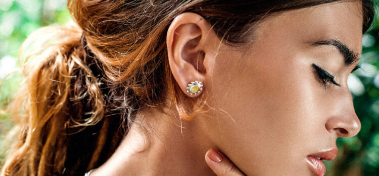 Amber Jewelry: A Symbol Of Elegance And Complexity
